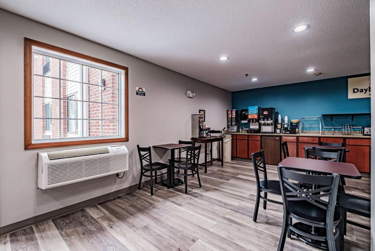Days Inn By Wyndham Brunswick Bath Area Εξωτερικό φωτογραφία