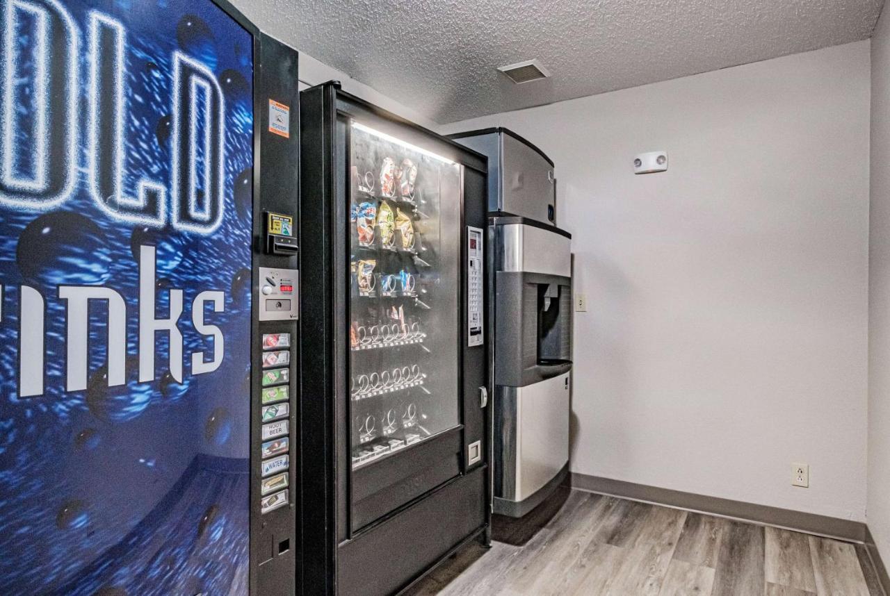 Days Inn By Wyndham Brunswick Bath Area Εξωτερικό φωτογραφία